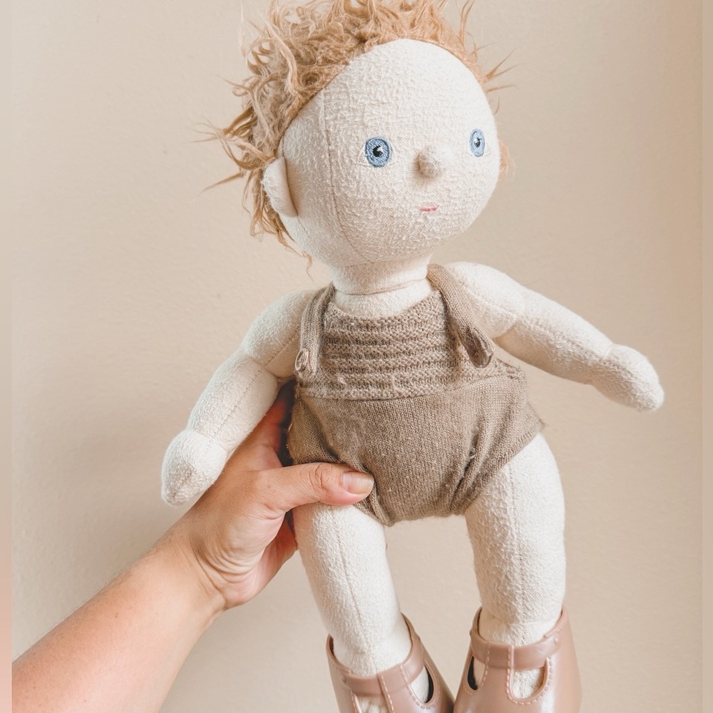 SOLD!🧺‼️‼️‼️Dinkum Olli Ella doll